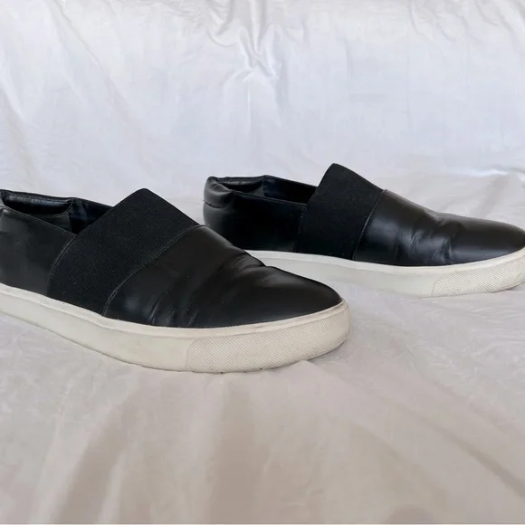 Vince Black leather slip on sneakers - Picture 2 of 5